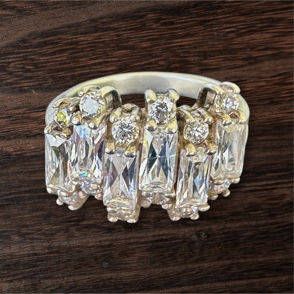 Dazzling Silver Crystal Ring